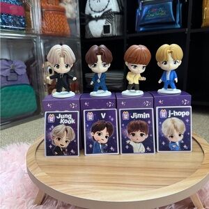 BTS Mini Figurines Set